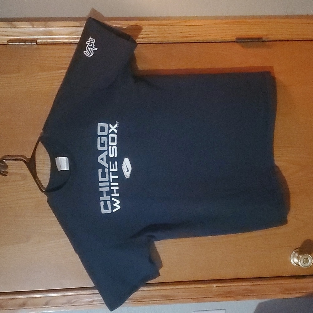 Chicago White Sox tee shirt.  Nike.